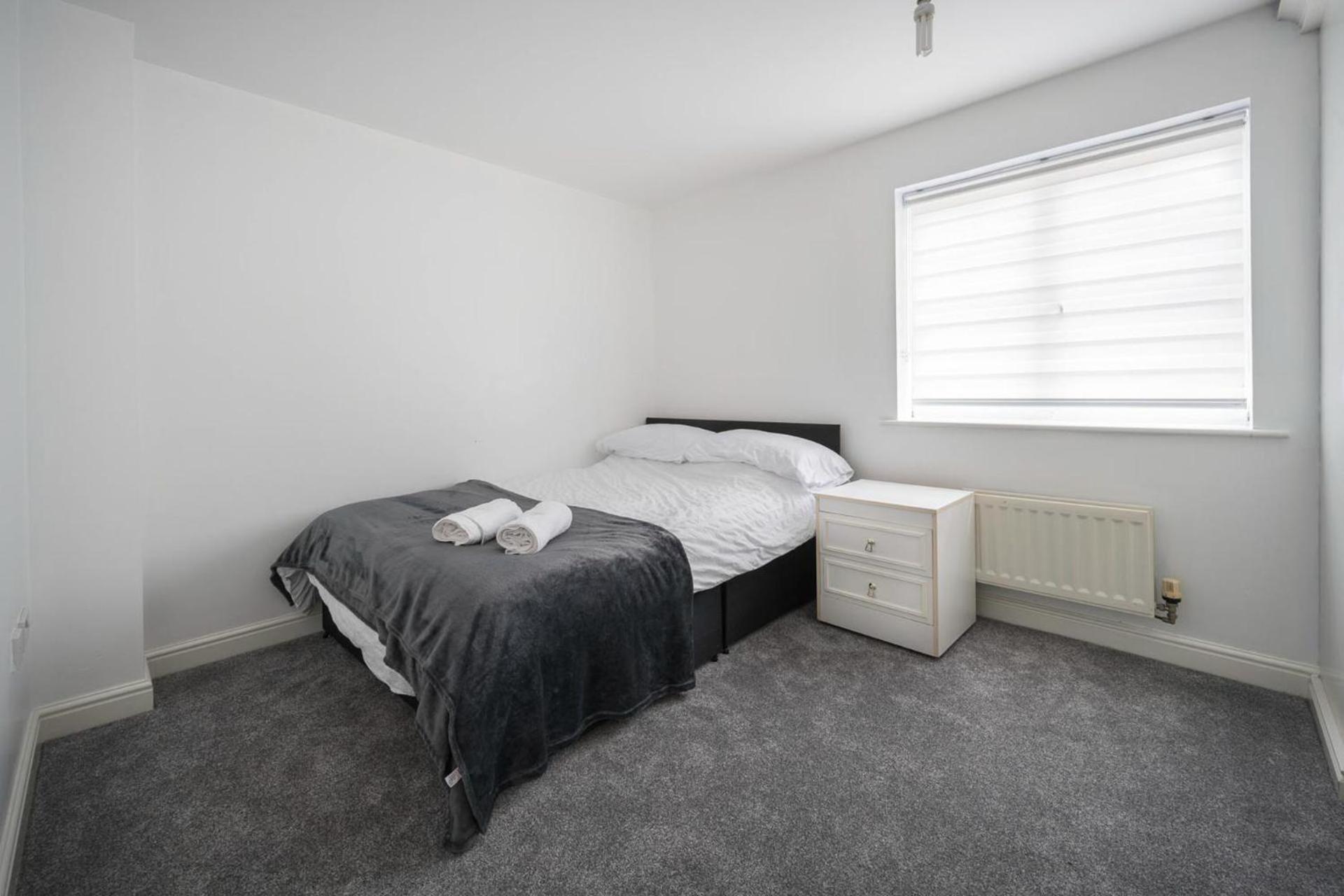 House-Sleeps7-Parking-Garden-Sportschannels Maidstone Buitenkant foto