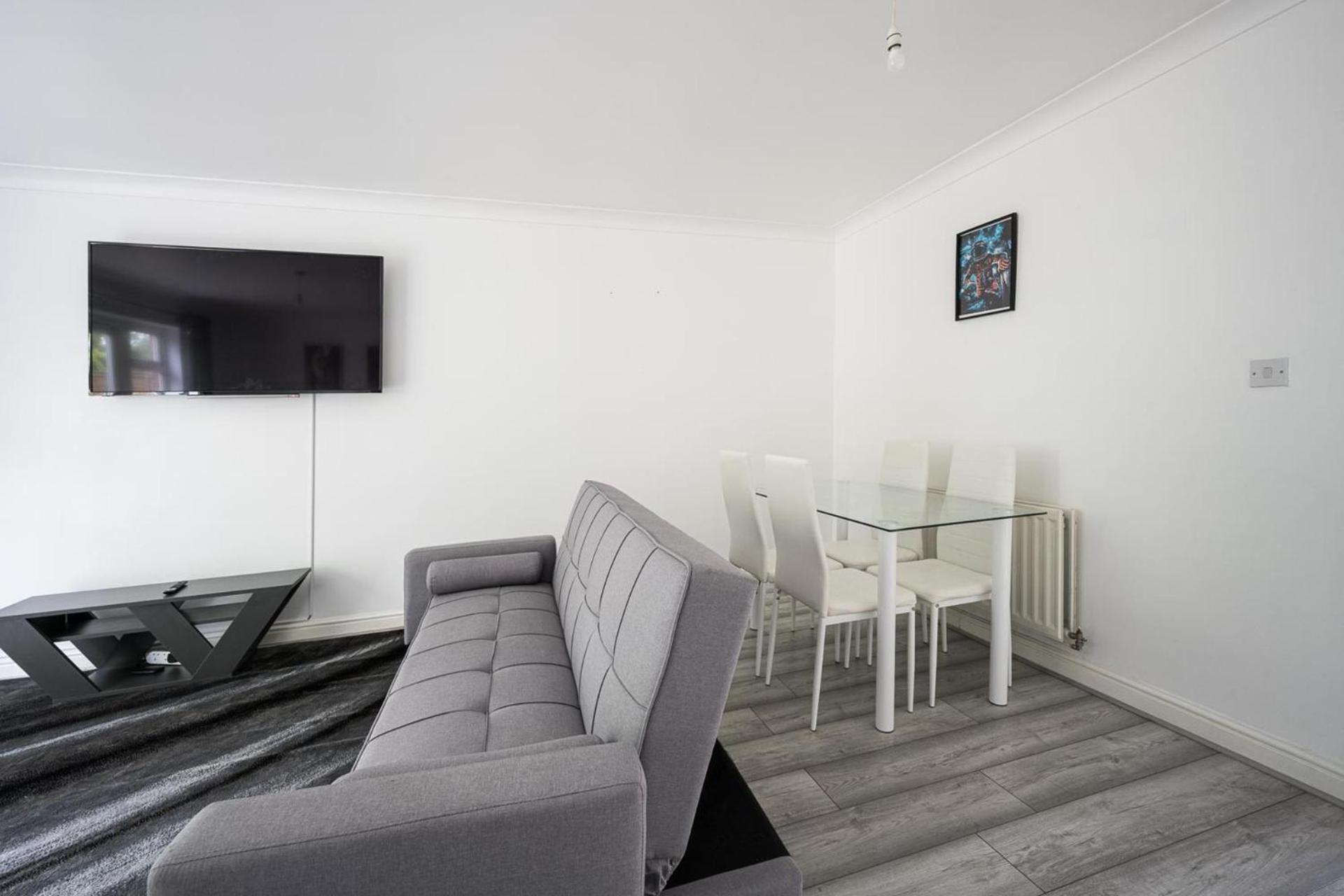 House-Sleeps7-Parking-Garden-Sportschannels Maidstone Buitenkant foto