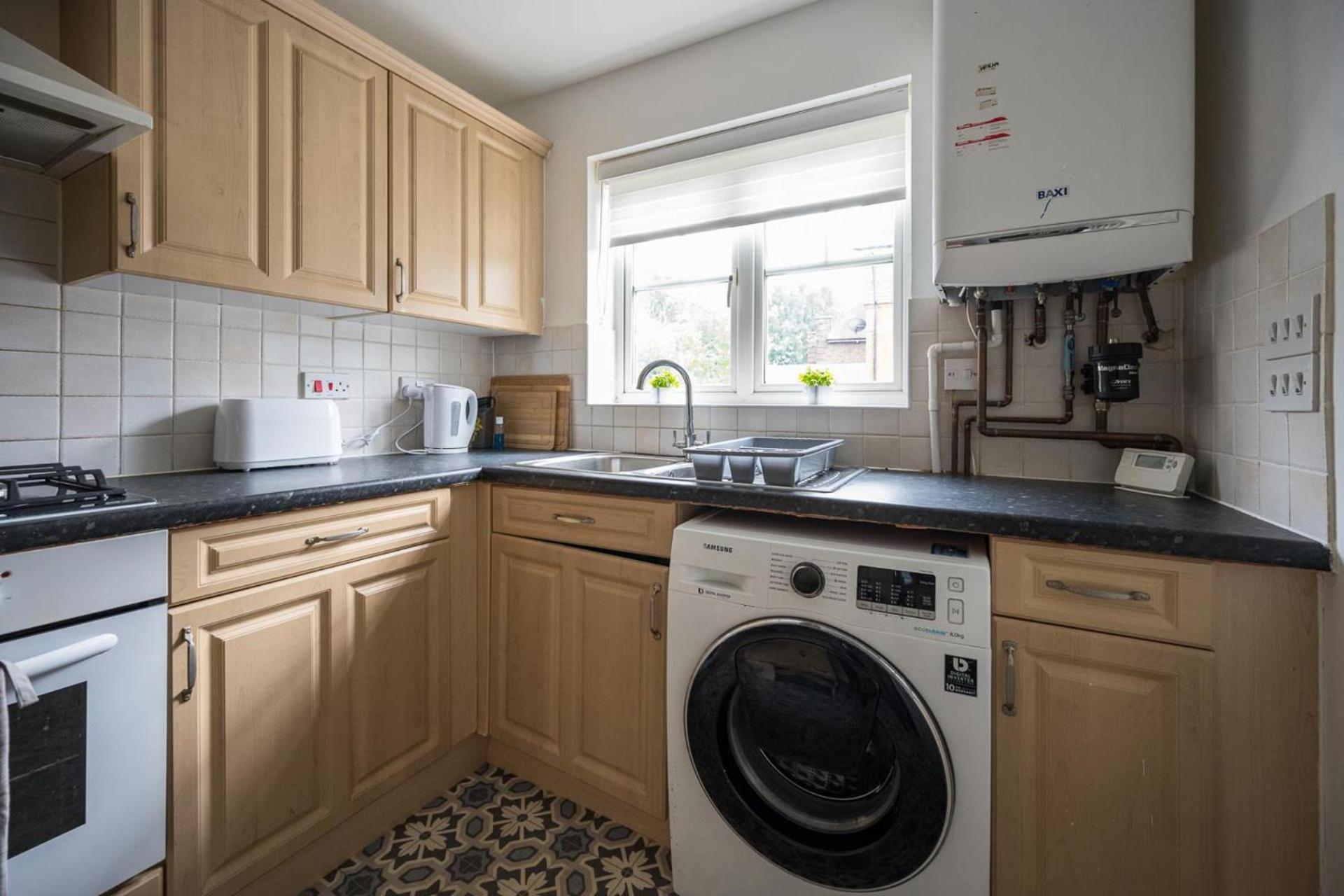House-Sleeps7-Parking-Garden-Sportschannels Maidstone Buitenkant foto
